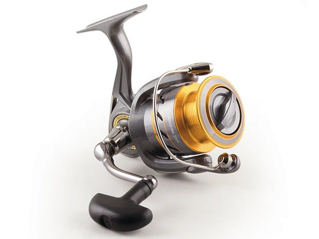 Molinete Daiwa Crossfire 4000 - 3Rol